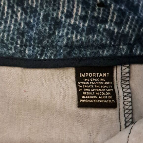 Larry Levine blue snake print capri pants size 10 - Picture 4 of 6